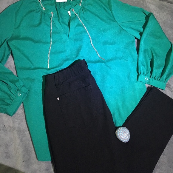 New York & Company Green Sheer Long Sleeved Blouse - Picture 7 of 8